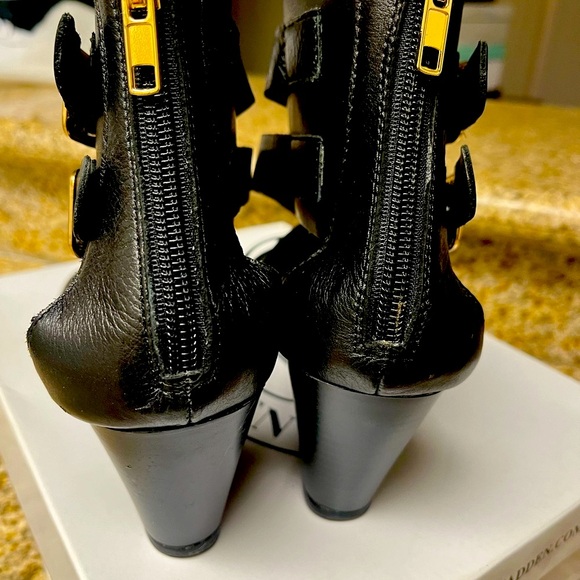 Steve Madden Naiomi Black Leather Wedges - Picture 6 of 10